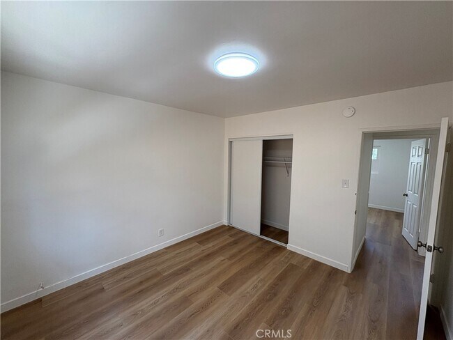 Building Photo - 1103 S Hobart Blvd
