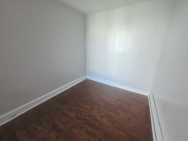 Building Photo - 30 N Dewey St