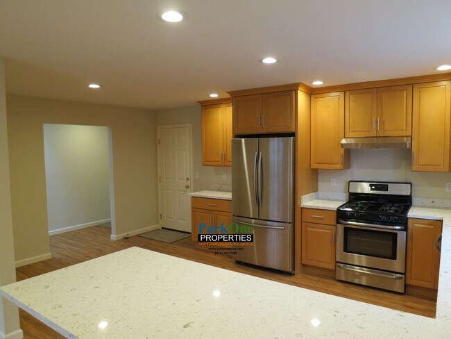 Building Photo - 5446 Louisiana Dr