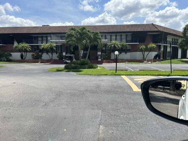 Large Clubhouse - 3091 NW 46th Ave