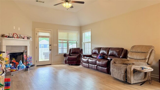 Building Photo - 9196 Cres Lodge Cir