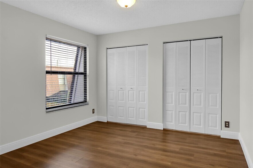 Building Photo - 7801 Courtyard Run W