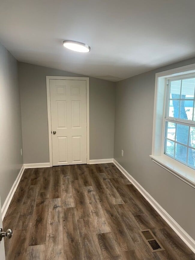 Building Photo - Renovated 3 Bedroom 1 Bath Home for Rent!!