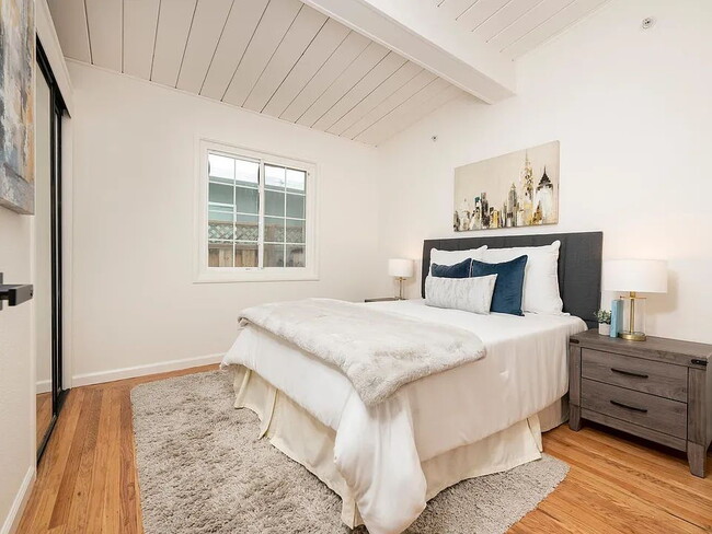 Building Photo - NO MIN CREDIT SCORE REQUIRED, BK OKAY, PAST EVICTION OKAY!, BACKGROUND FRIENDLY. Apply at "The Re...