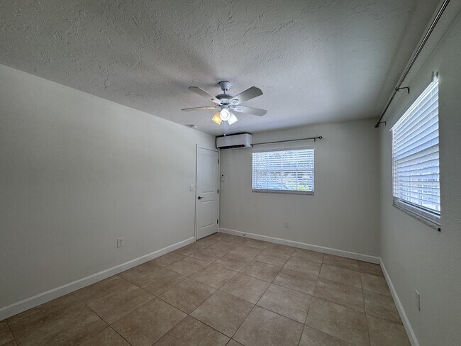 Building Photo - 420 Palmetto Ct