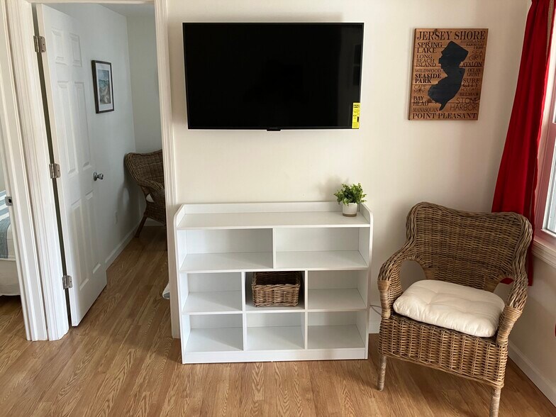 Building Photo - 1922 Baltimore Ave