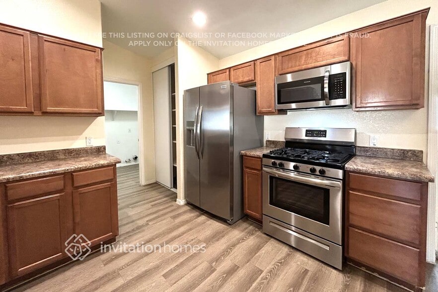 Building Photo - 16090 W Maricopa St