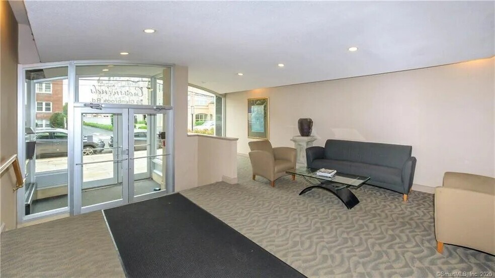 Building Photo - 30 Glenbrook Rd