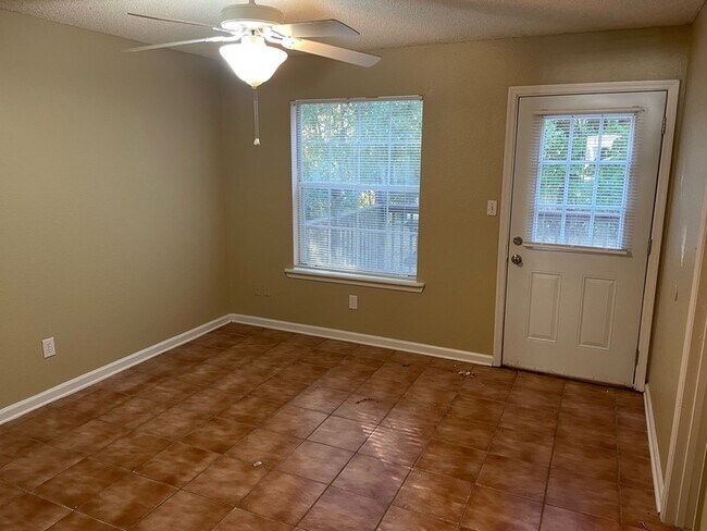 Building Photo - 2470 Nugget Ln