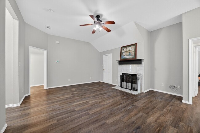 Building Photo - 3205 Carverly Ave