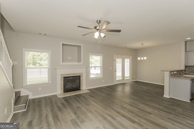 Building Photo - 128 Creekwood Tr