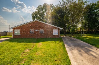 Building Photo - 1712 Todd Ct