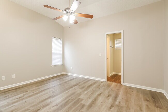 Building Photo - 7971 Copperfield Cir N