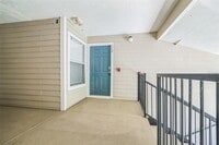 Building Photo - 3800 SW 20th Ave