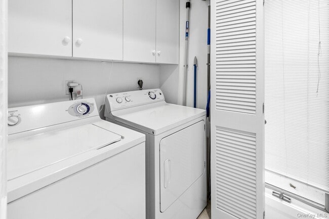 Building Photo - 34 Park Cir