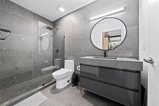 Building Photo - 444 NE 30th St