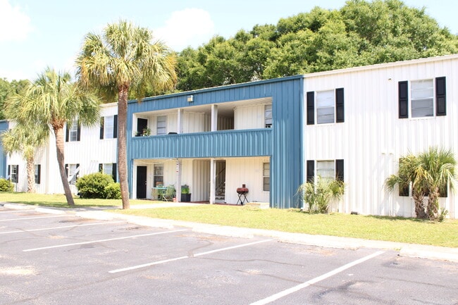 Building Photo - Willow Tree Apartments