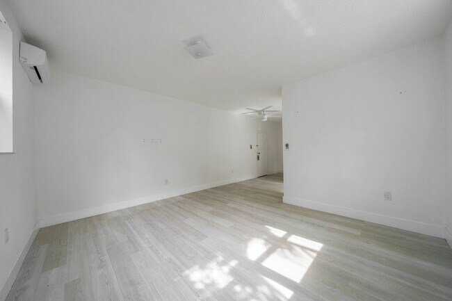 Interior Photo - 974 NW 2nd St