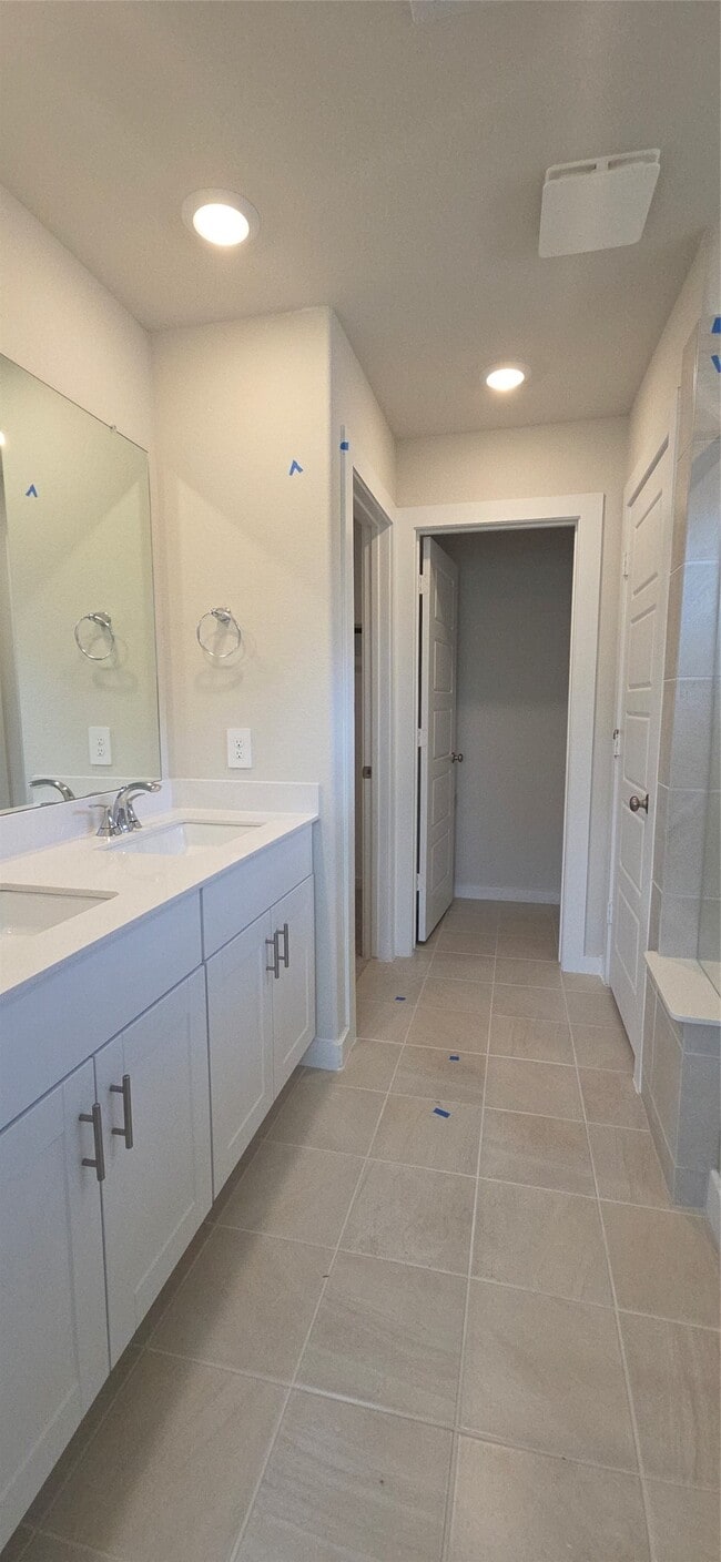 Building Photo - 271 Charles Rdg Dr