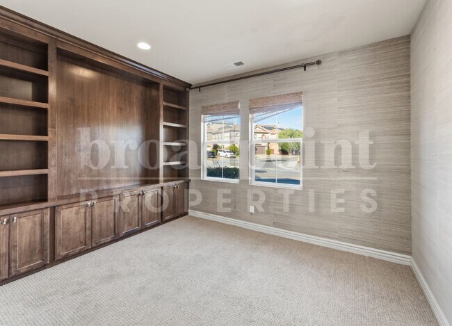 Building Photo - 1672 N Las Flores Dr