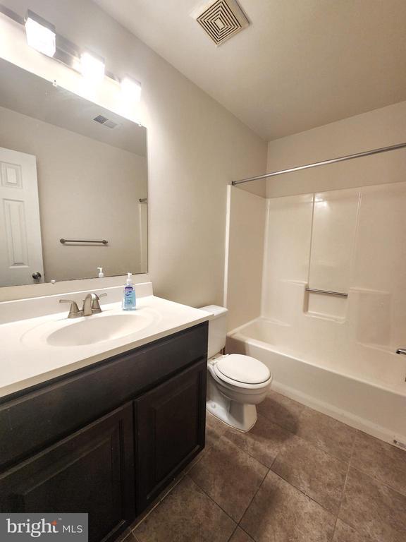 Building Photo - 6107 Willow Way
