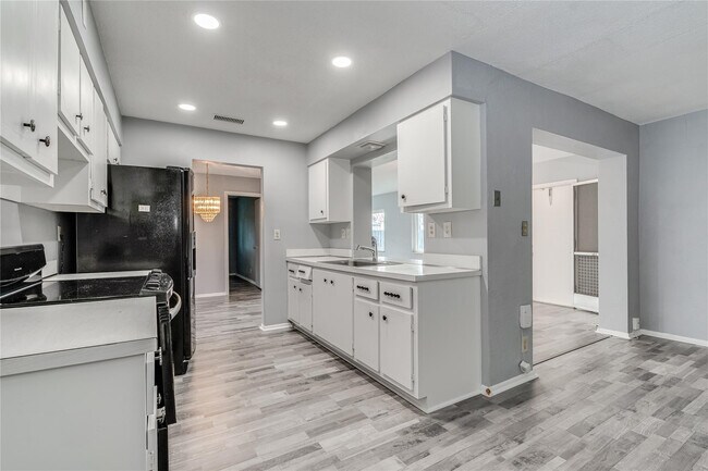 Building Photo - 9608 NW 67th St