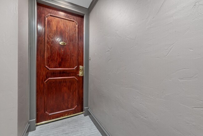 Building Photo - 5150 Hidalgo St