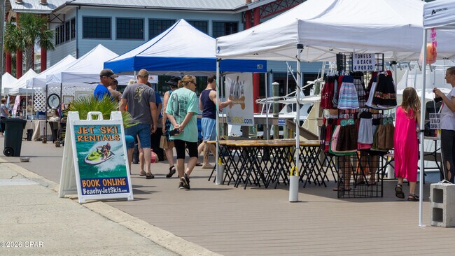 Building Photo - 1600 W 12th St