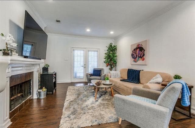 Building Photo - 3550 Country Square Dr