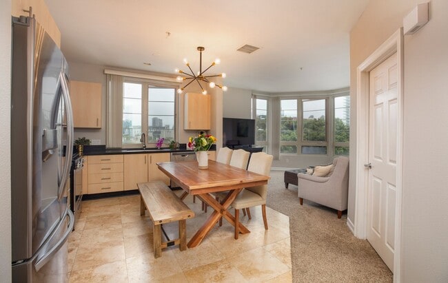 Primary Photo - Beautifully Renovated 3Bed/2Bath Corner Un...