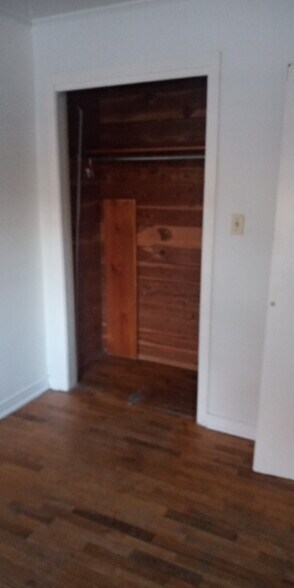 Building Photo - 468 Sunset Dr