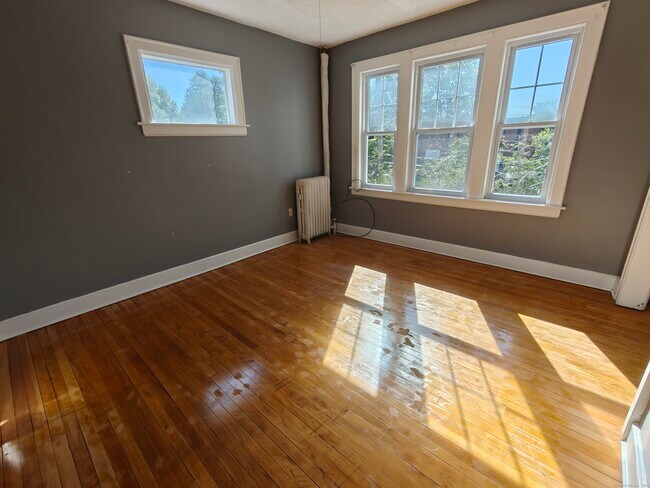 Building Photo - 42 Groton St