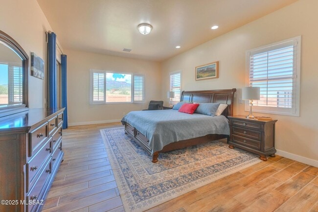 Building Photo - Kings Ranch