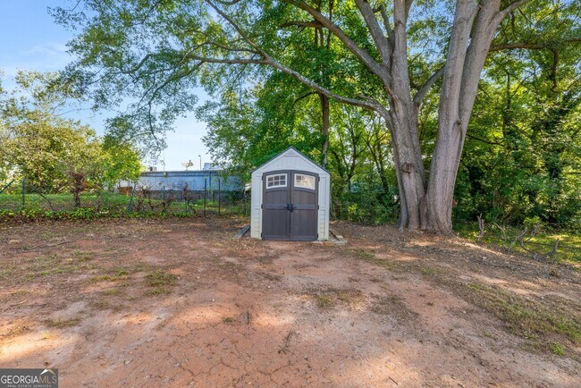 Building Photo - 1801 Crestridge Dr SE