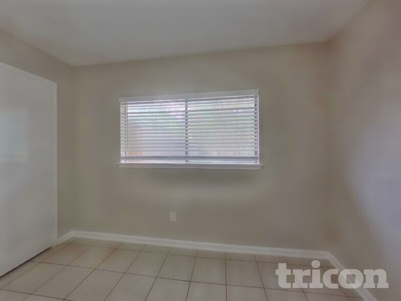 Building Photo - 7902 Battlepine Dr