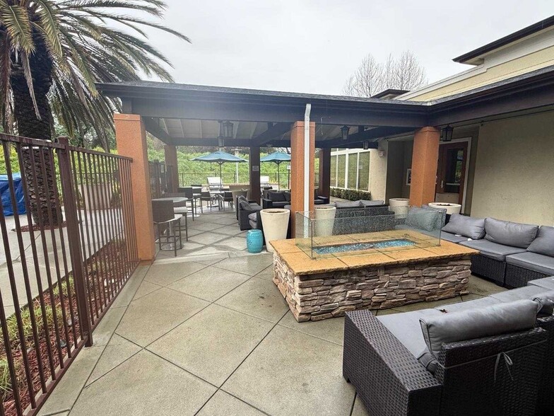 Common Area - 1310 Nestwood Way