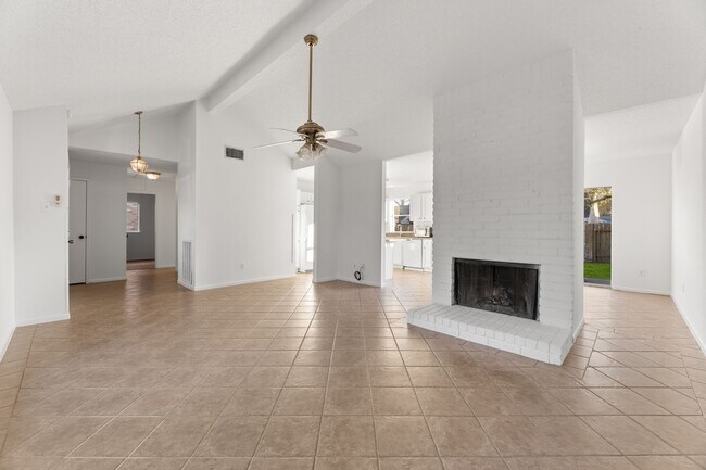 Building Photo - 3932 Frontier Dr