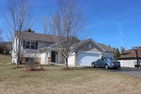 Building Photo - Single Family Home, Dishwasher, New Carpet...