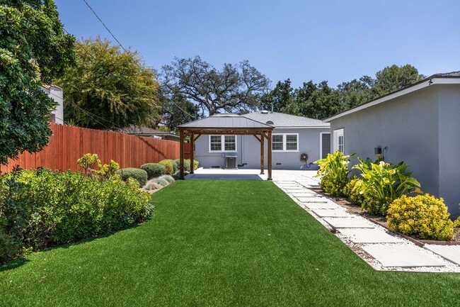 Building Photo - Charming Renovated Pasadena Home with Exceptional Outdoor Space