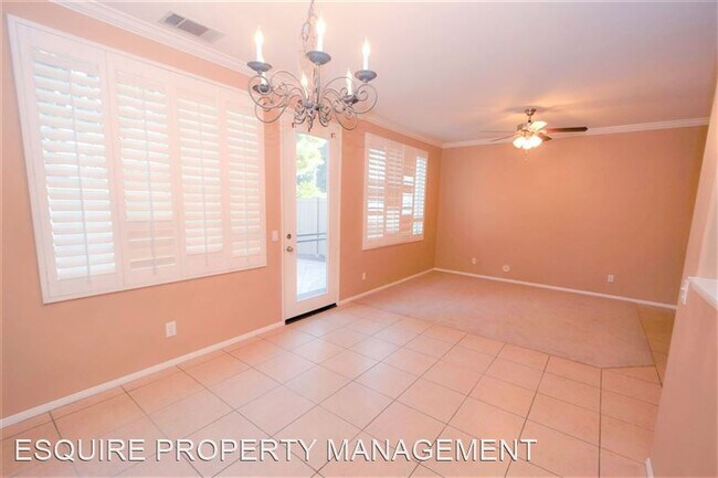 Building Photo - 4520 Calle Argolla