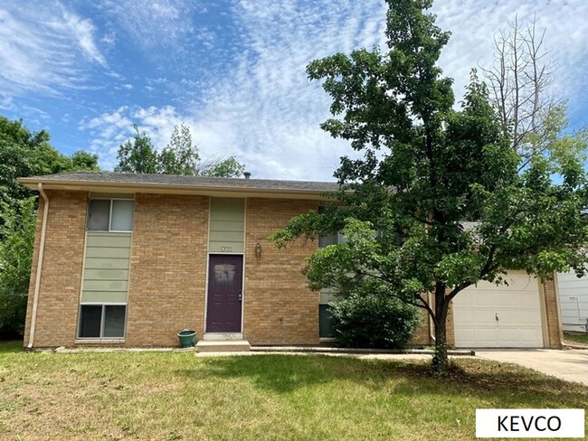 Primary Photo - Cute House with Amazing Yard!