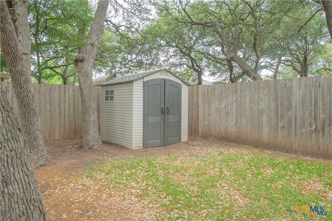 Building Photo - 6201 Flag Stone Dr