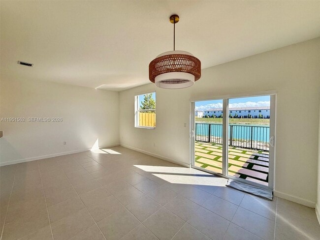 Building Photo - 2767 SE 25th Ave