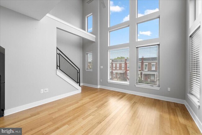 Building Photo - 471 Luray Pl NW