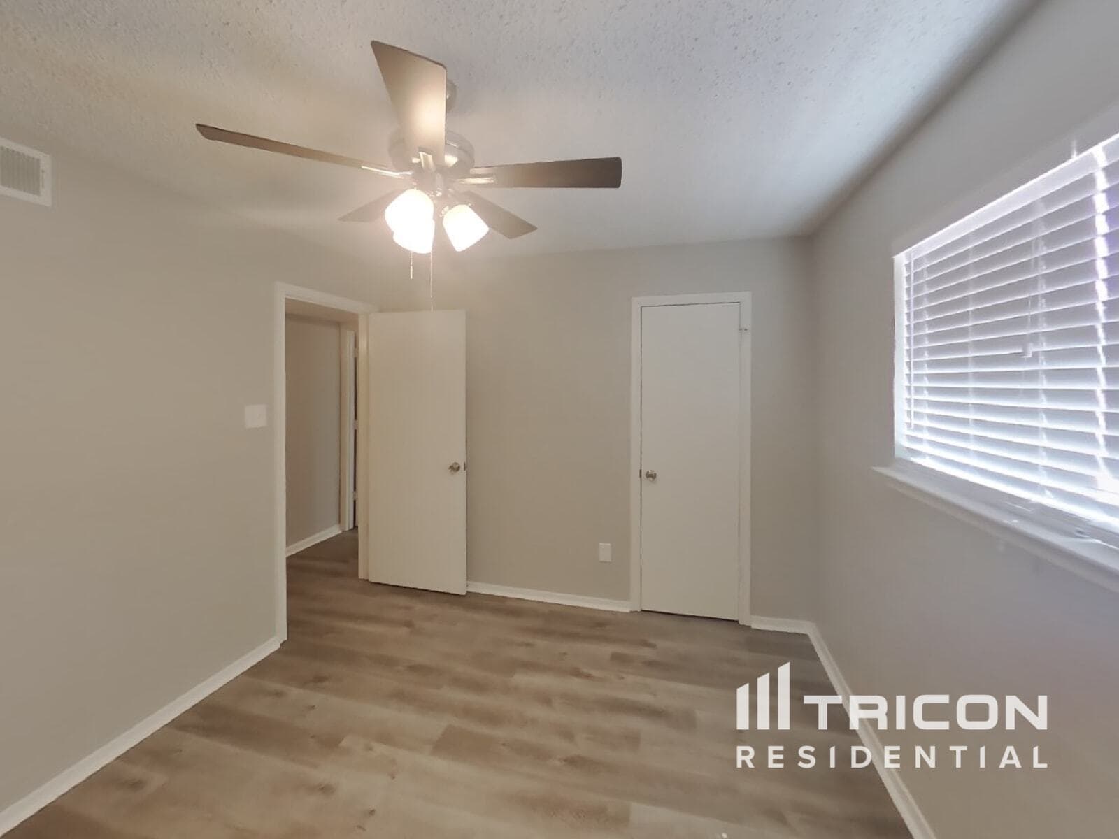 Building Photo - 1210 Green Hill Dr