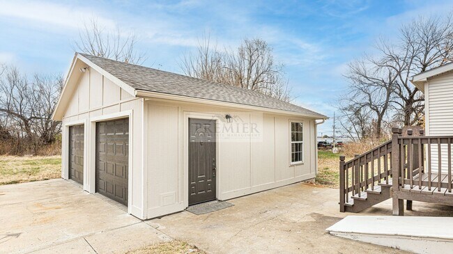 Building Photo - 184 W North St