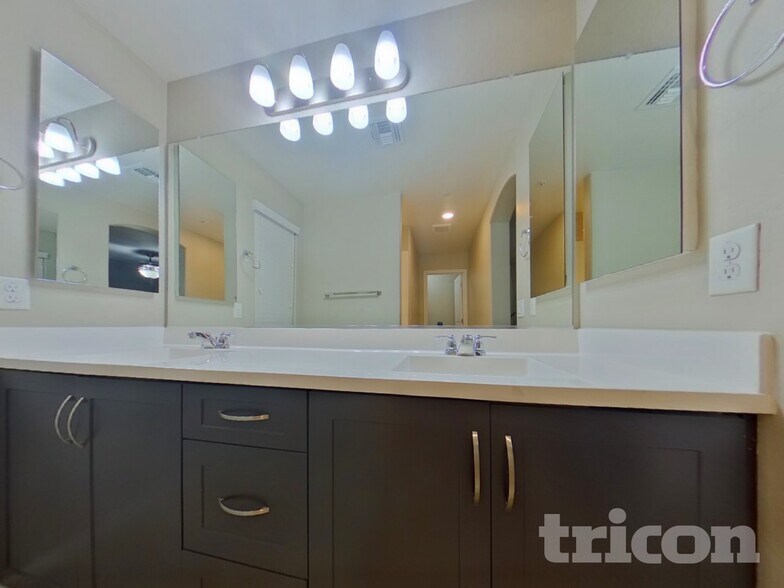 Building Photo - 12578 W Steed Ridge