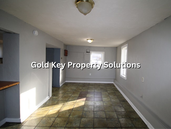 Building Photo - 2 BR 1 BA House Off Scatterfield (NO SECTION 8)