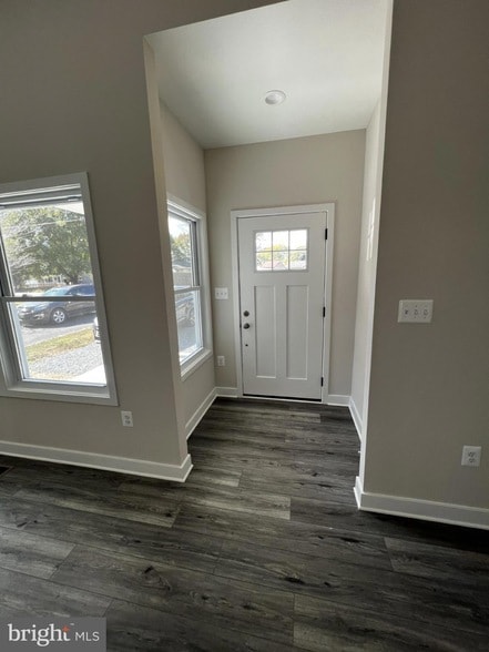 Building Photo - 38 Meadow View Ln