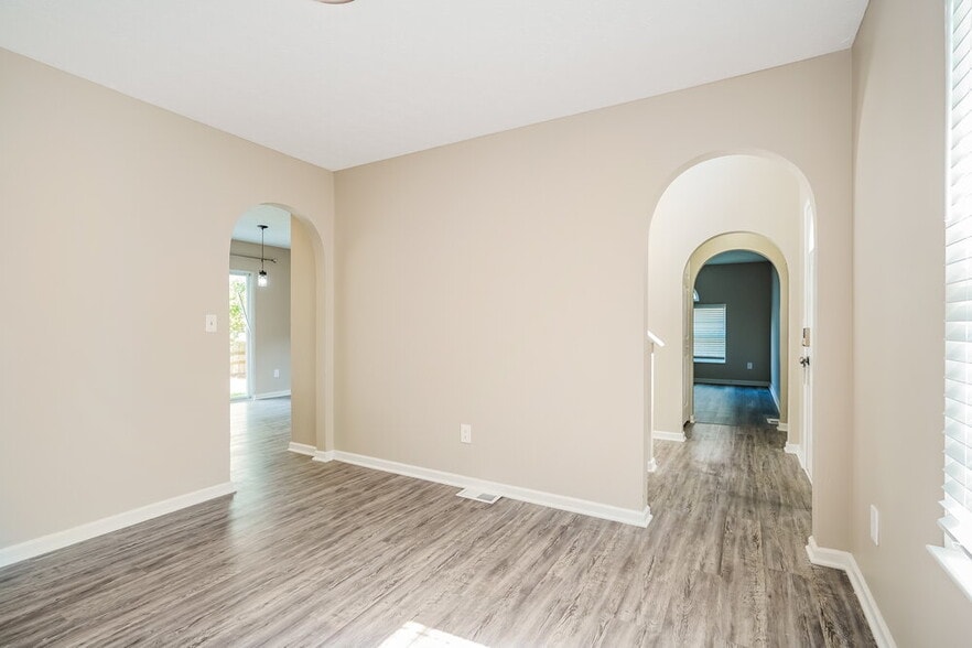 Building Photo - 1417 Fahy Dr